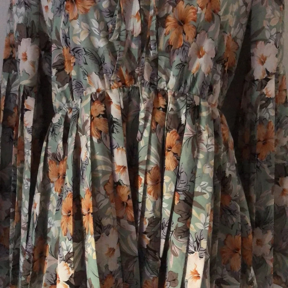 Woman’s fall Floral office siren pleated multi Colored Tiered dress - Picture 4 of 12